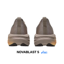 Tênis De Corrida Novablast 5 Dourado